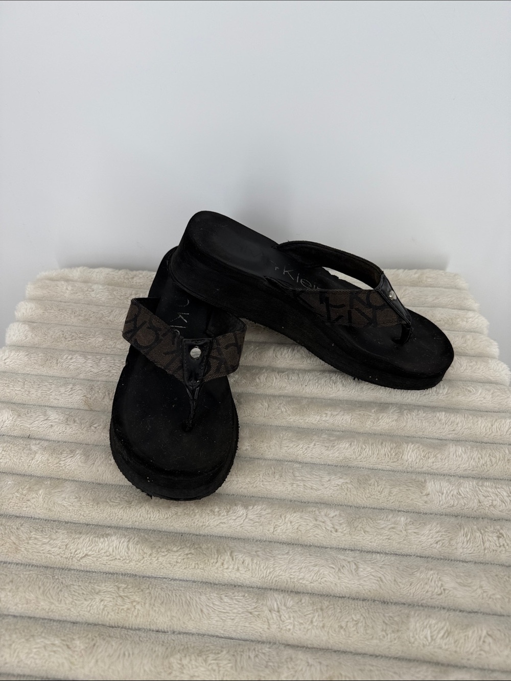 Calvin Klein Black&Brown Platform Flip Flop Sandals - Women's size 8-8.5